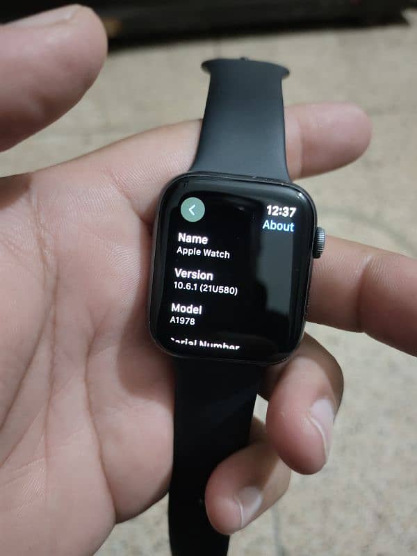 Apple watch series 4 immaculate condition 89bh 4