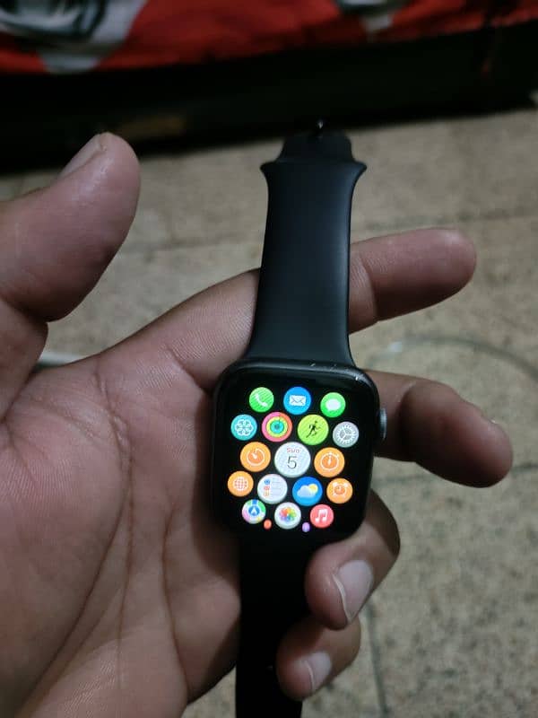 Apple watch series 4 immaculate condition 89bh 6