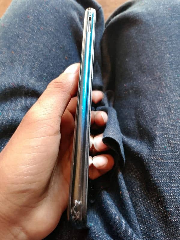 vivo y11 all ok ha bas tora sa panel tota hua ha pack set ha 2