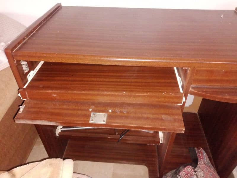 used Computer Table 3