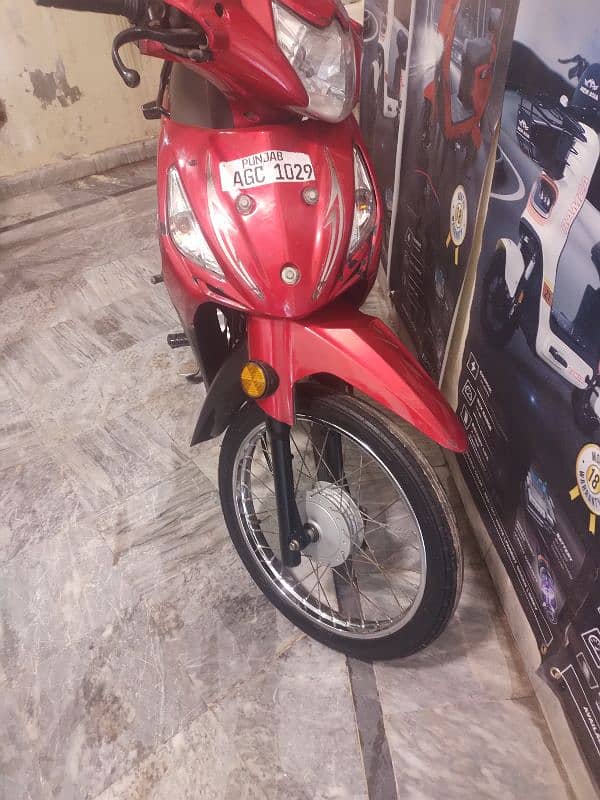 power 70cc self start petrol scooty 3