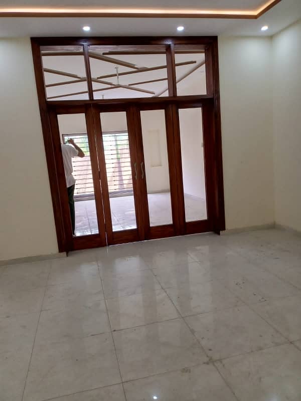 10 marla Full hous for rent new type Wapda Town ph1 block F2 3