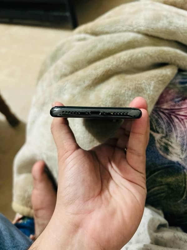 iPhone X 64 gb 4