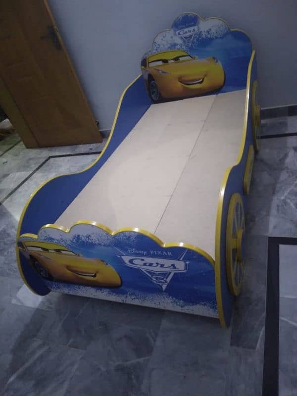 chaild car bed for sell 1