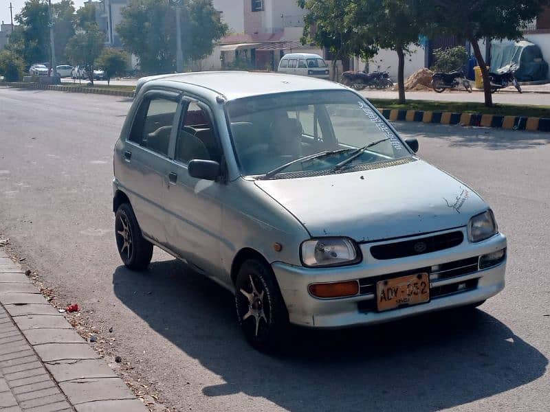 Daihatsu Cuore 2002 4