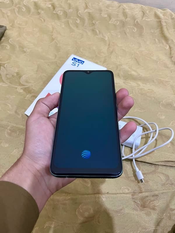 Vivo S1 With Box 8/256 Front Fingerprint/Amoled Display 0