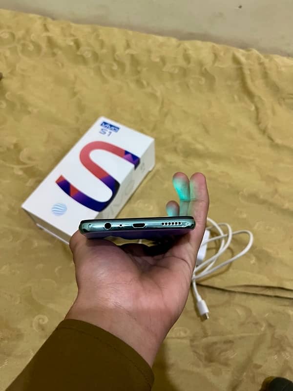 Vivo S1 With Box 8/256 Front Fingerprint/Amoled Display 6