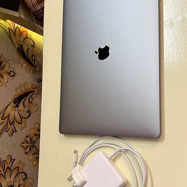 APPLE MACBOOK PRO 16 (2019) CORE I7 (16/512GB) (QUANTITY AVAILABLE) 7