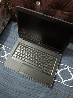 Dell laptop.  Core i7\4th.   8\128.   Dual Graphics