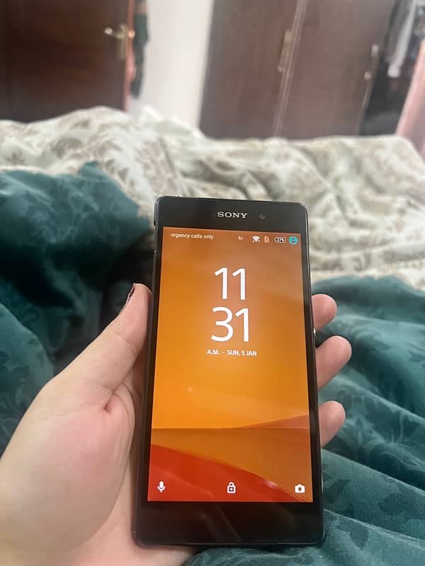 Sony Xperia z2  without sim plate 7