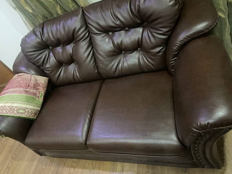 4 seater sofa 0