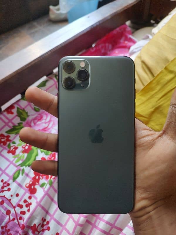 Iphone 11 pro max mint condition 10