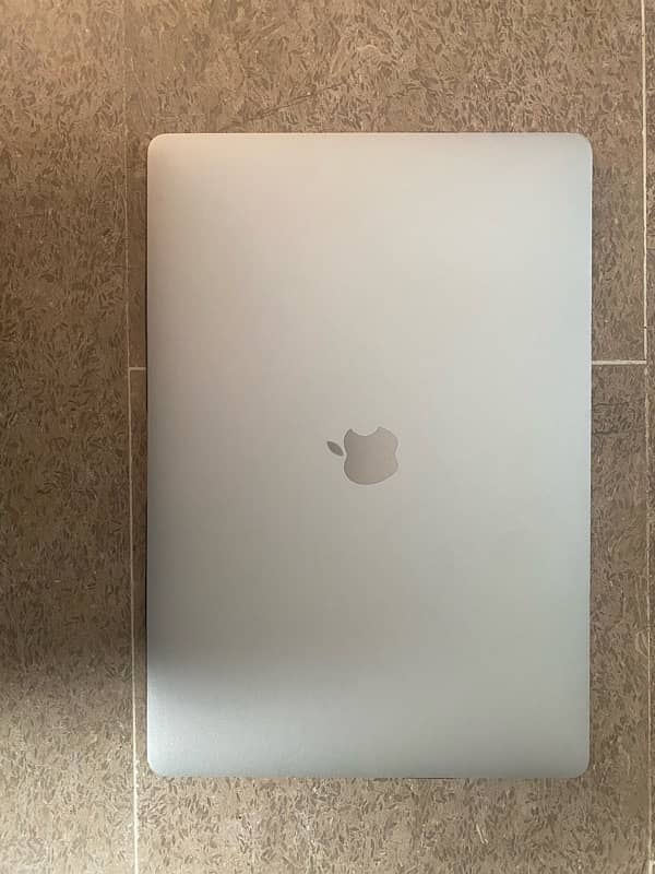 MacBook pro 2018 i9 processor 0