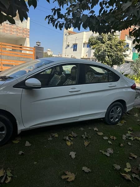 Honda City IVTEC taffeta white 2023 model reg nov 2023 4