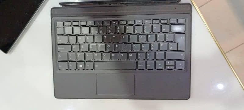 Lenovo Miix 520 - I3 7th Gen 5