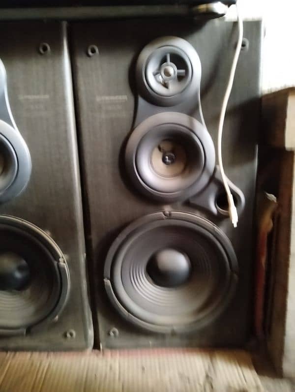 speakers with amplifier 4