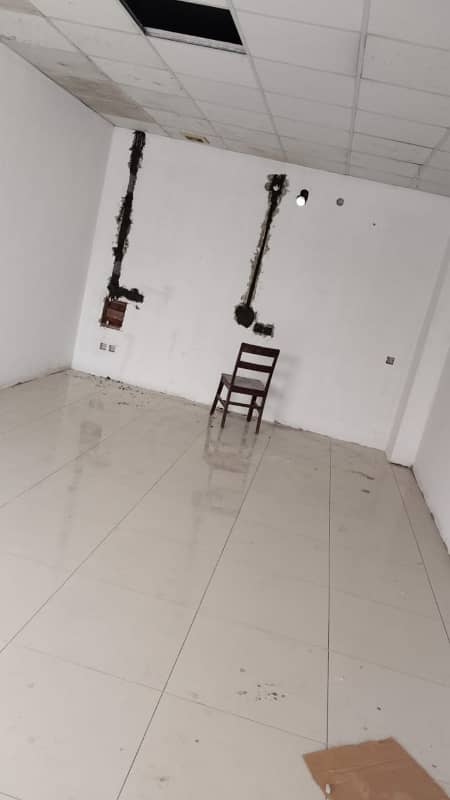 Commercial shop For Rent 5