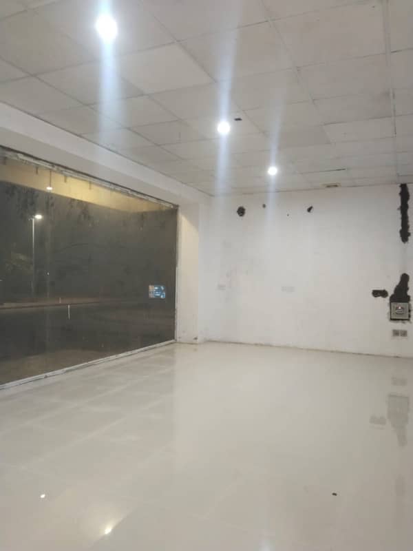 Commercial shop For Rent 6