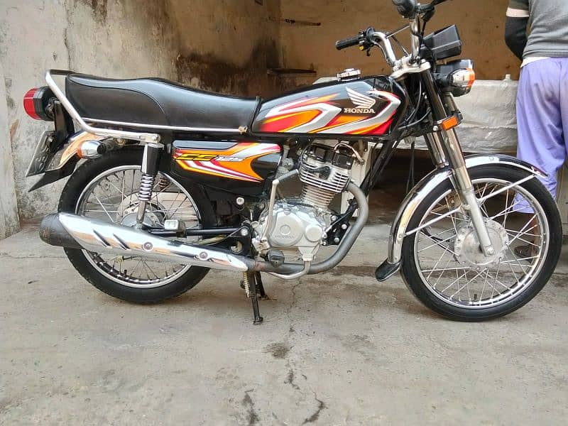 Honda CG 125 22 Model All Punjab number registered 0