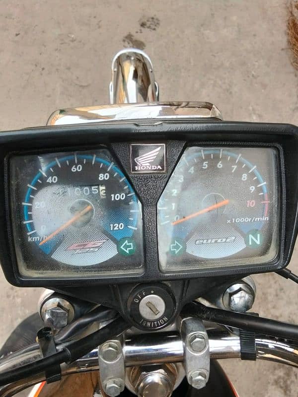 Honda CG 125 22 Model All Punjab number registered 6