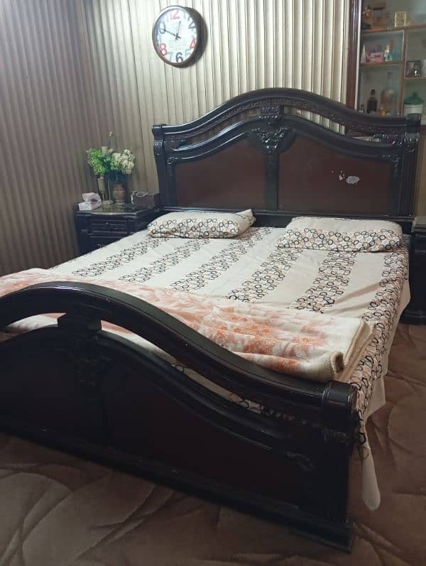 Bed, Dressing, Mattress and Side tables 0