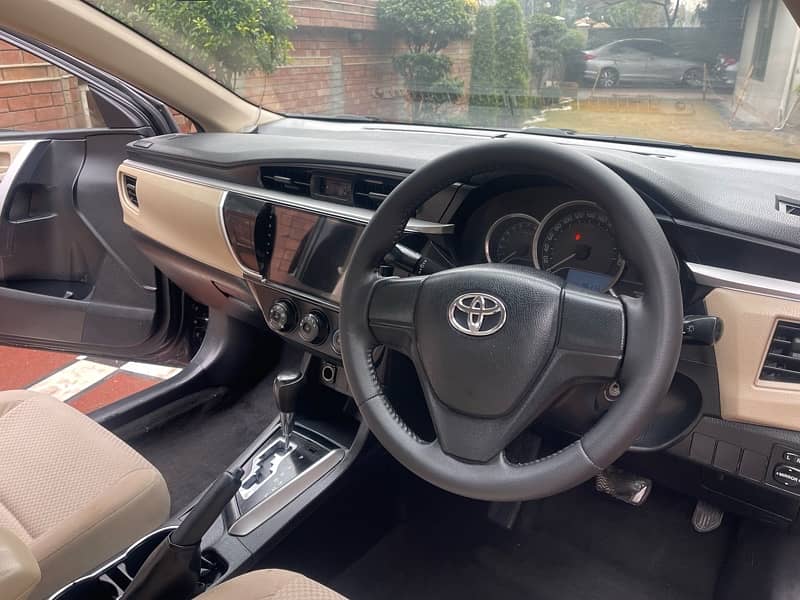 Toyota Corolla GLI 2016 1.3 auto model first hand Apna name orginal 13