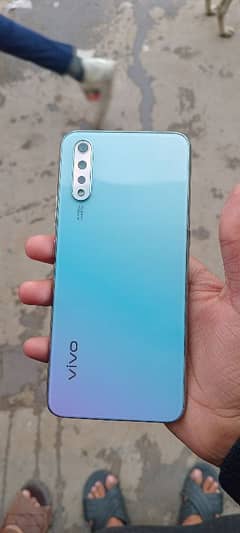 Vivo s 1