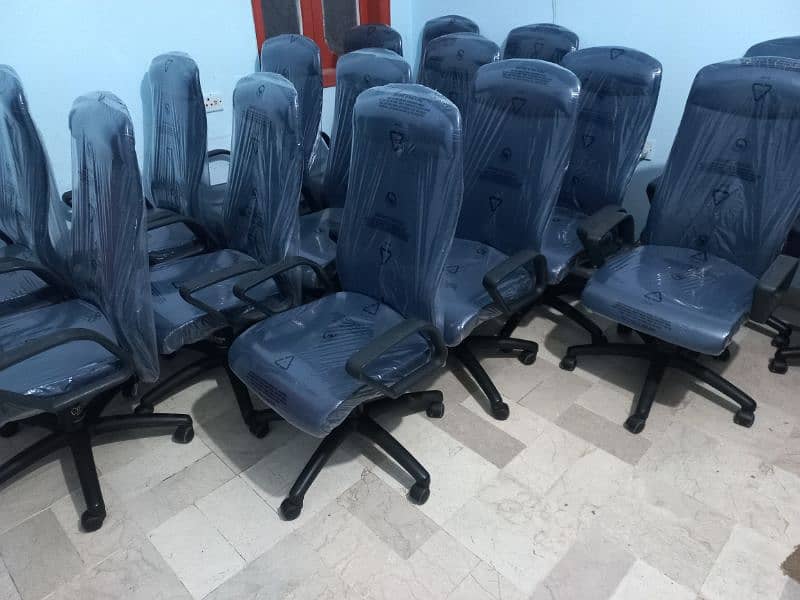 Slightly Use Offisys Master Chairs Available 10