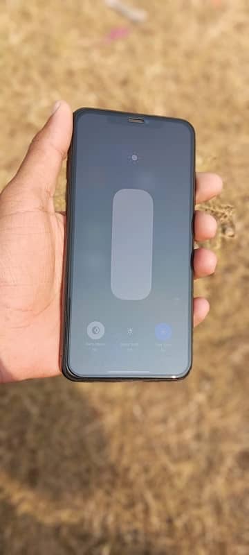 iPhone 11 Pro Max Lush Condition 5