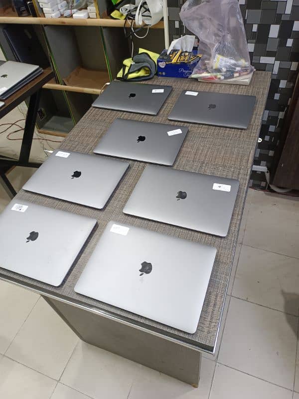 9 UNITS MACBOOK AIR M1 2020 13 INCH 8GB/256GB 10 BY 10 5