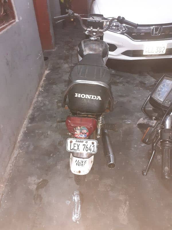 oil change filter change bilkul okay gadi first owner 8