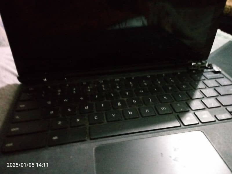 Lenovo 300e Chromebook damaged 3