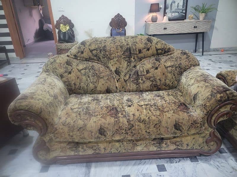 6 seater used sofa for sale 0