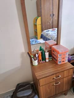 dressing table with Mirror for sale in perfect condition