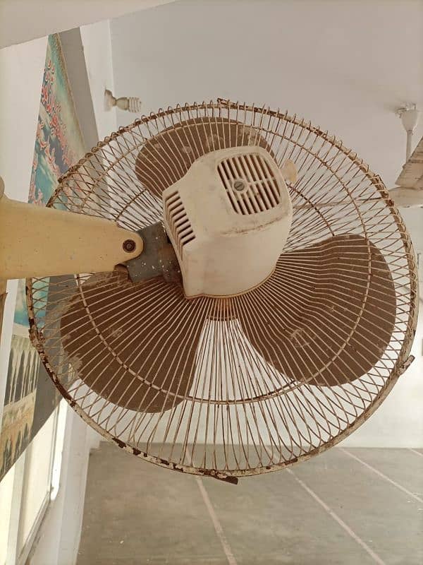 bracket Fan 1