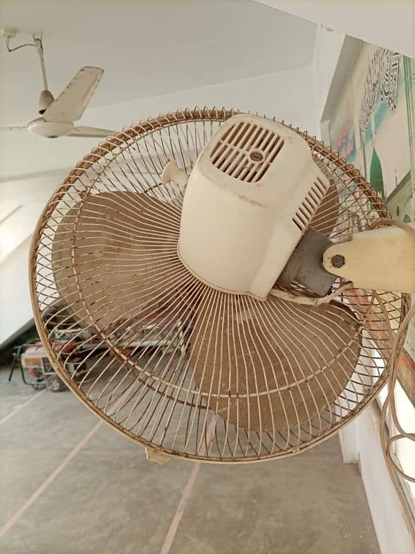 bracket Fan 2