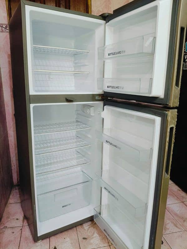 Haier Easter fridge good condition all ok medium size  03025359963 6