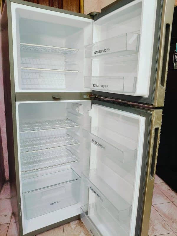 Haier Easter fridge good condition all ok medium size  03025359963 7