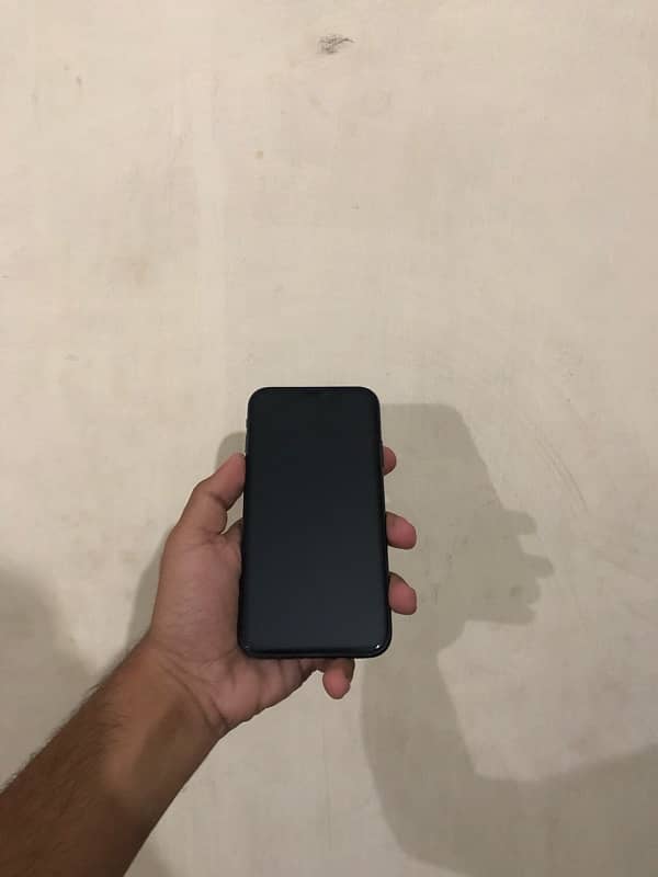 iphone 11 NON  PTA 4