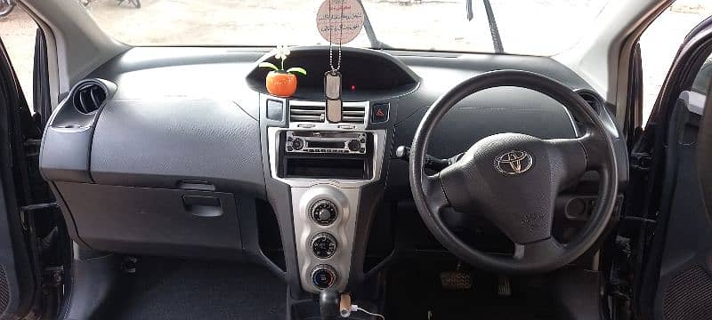 Toyota Vitz 2006 10