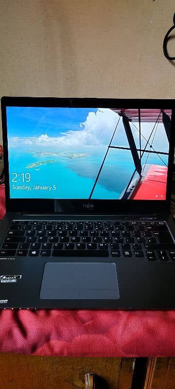 fujistu laptop core(tm)i5-4300U CPU 10GB RAM window 10pro 1