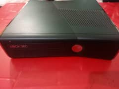 Xbox 360 slim 320 gb with 2 controller 1 wireless controller 2 battery