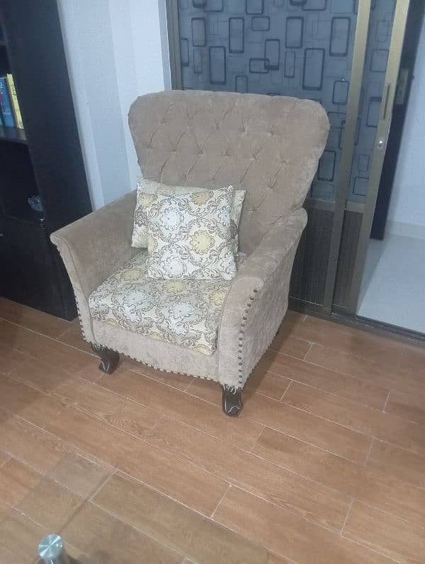 5 seater sofa set slightly used 2