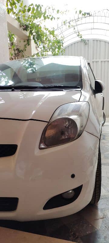 Toyota vitz 1