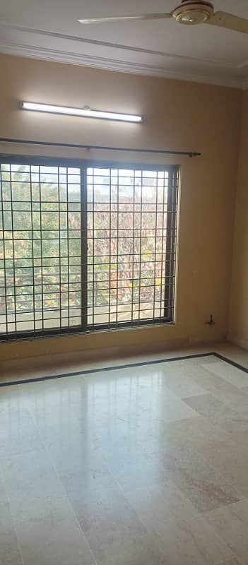 One kanal upper porsh for rent in gulshan abad 5