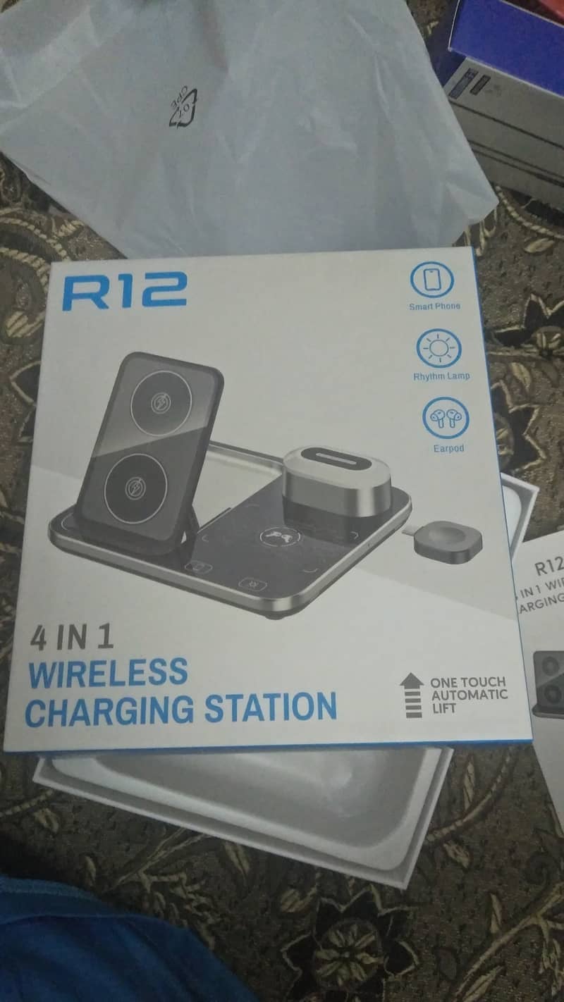 4 in 1 wireless charger station 0