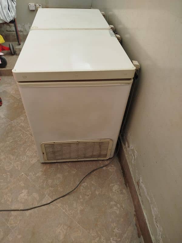 Dawalance 2 Door Deep Freezer 4