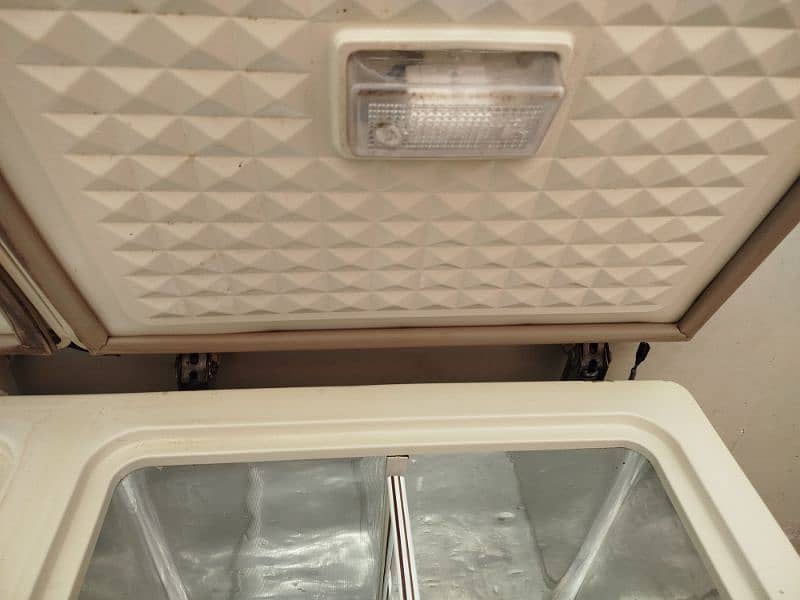 Dawalance 2 Door Deep Freezer 8