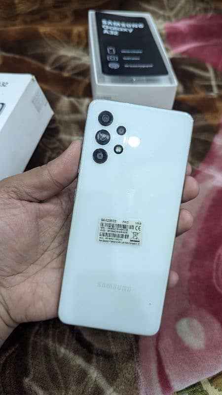 Samsumg A32 9.5/10 condition white color 8