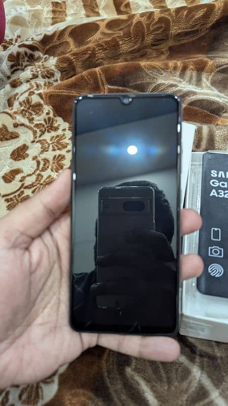 Samsumg A32 9.5/10 condition white color 10